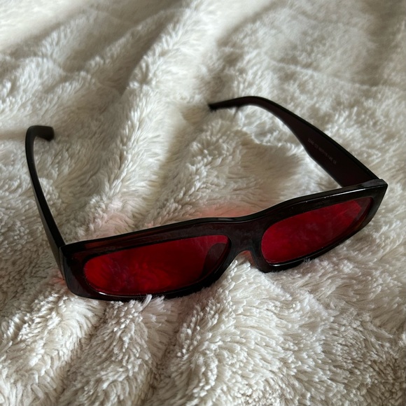 Retro Sunglasses - Picture 2 of 3